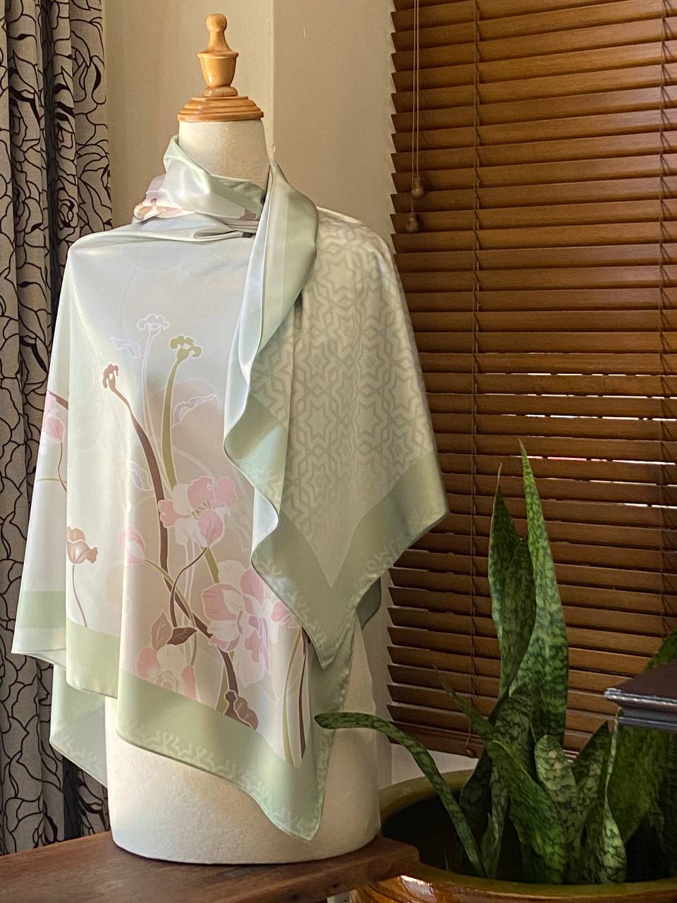 Diri Square Scarf